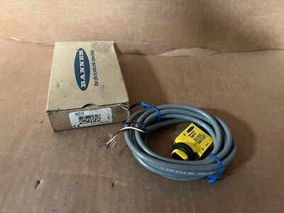 Banner SM31R Mini Beam Photoelectric Divergent Diffuse Sensor New