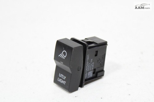 2018-24 FREIGHTLINER CASCADIA UTILITY LIGHT ROCKER SWITCH A06-90128-001 OEM