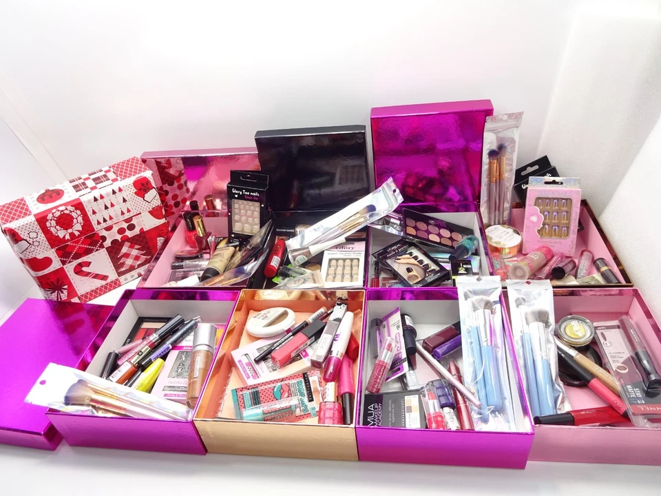 Makeup Mystery Box Set - Surprise Assortment Gift Of 20 + Beauty Items - £75+ - Image 3 of 4