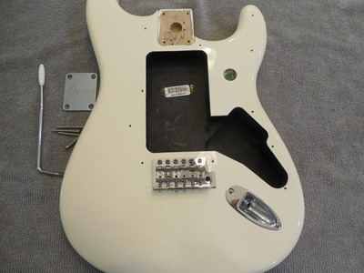 Fender Stratocaster MIM Body w/Hardware Olympic White Excellent