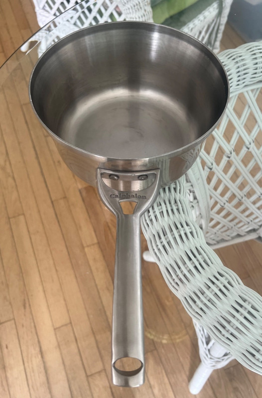 Calphalon Contemporary Stainless 870322 3 1/2 Qt Saucepan No Lid