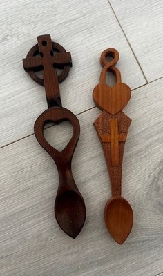 2x walisische handgeschnitzte Massivholz Liebeslöffel Religion Verlobung Hochzeit Holz