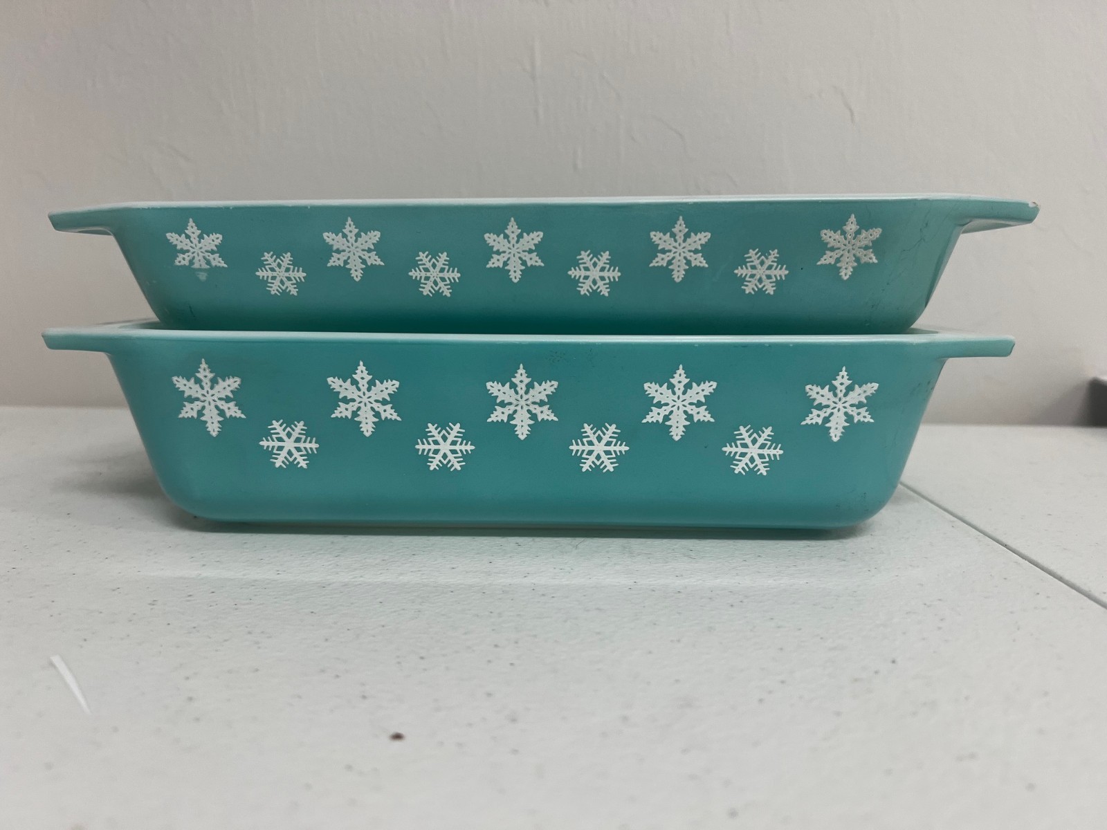 Pyrex Snowflake Collection Vintage PYREX Set/2 Snowflake Turquoise Space Saver 2 Qt 575-B & 1-1/4 ...