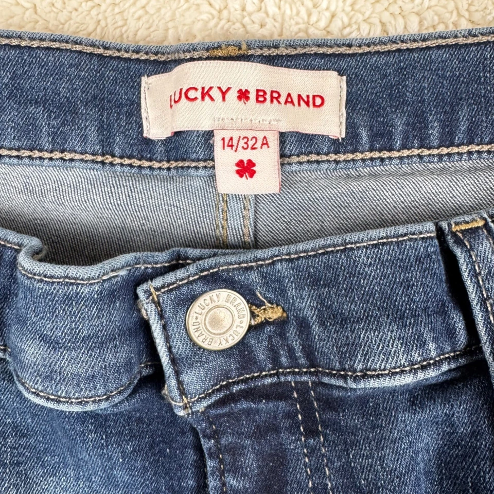 Lucky Brand Sweet Midrise Women's Jeans Straight Leg Size 14/32 A Dark Wash - Image 3 of 4