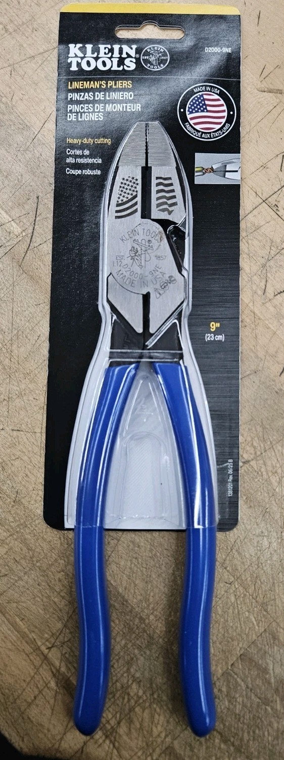 KLEIN TOOLS D2000-9NE Linemans Plier,9-3/8" L,Dipped 4A834