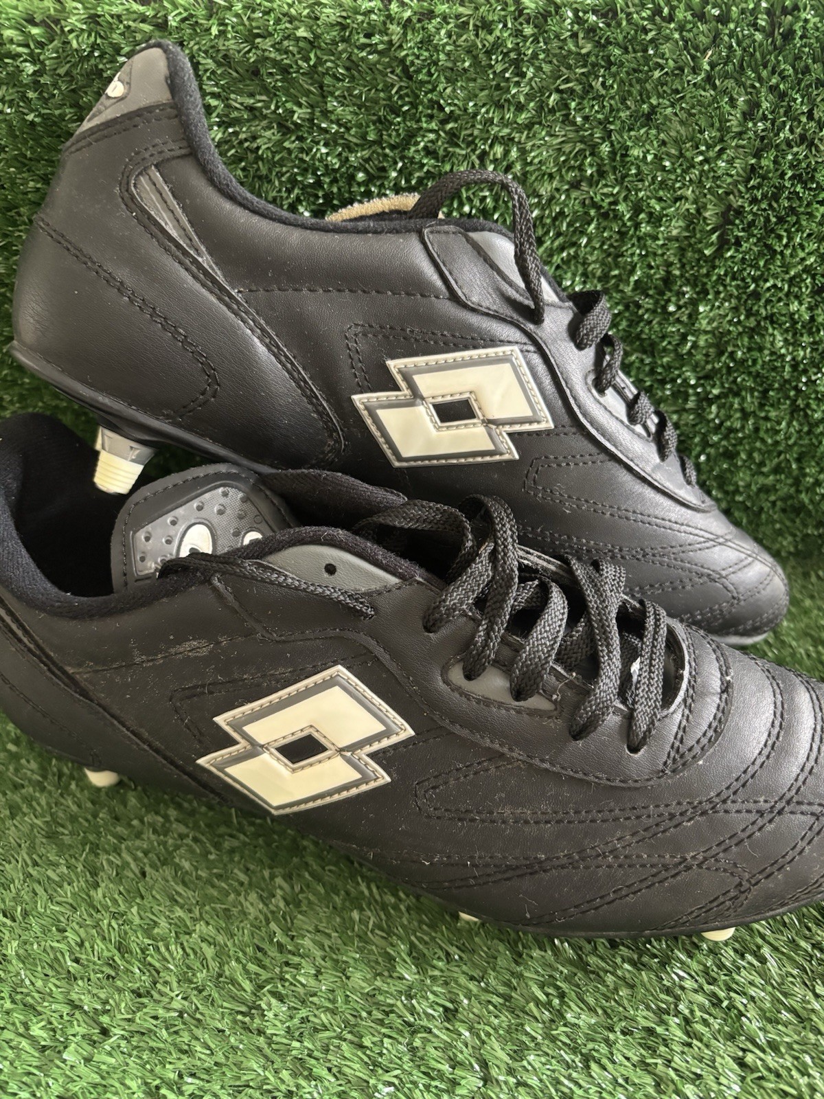 Scarpe da calcio Lotto SG taglia 9 UK euro 43