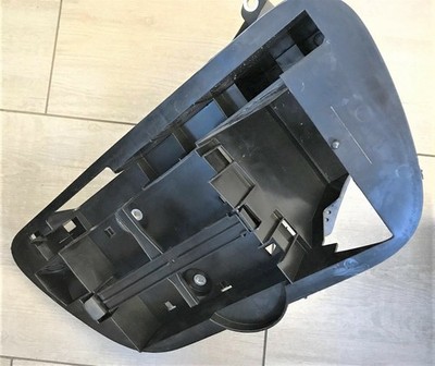 Mercedes Benz B Klasse T245 Multifunktionsbox Bordwerkzeug A1698900361