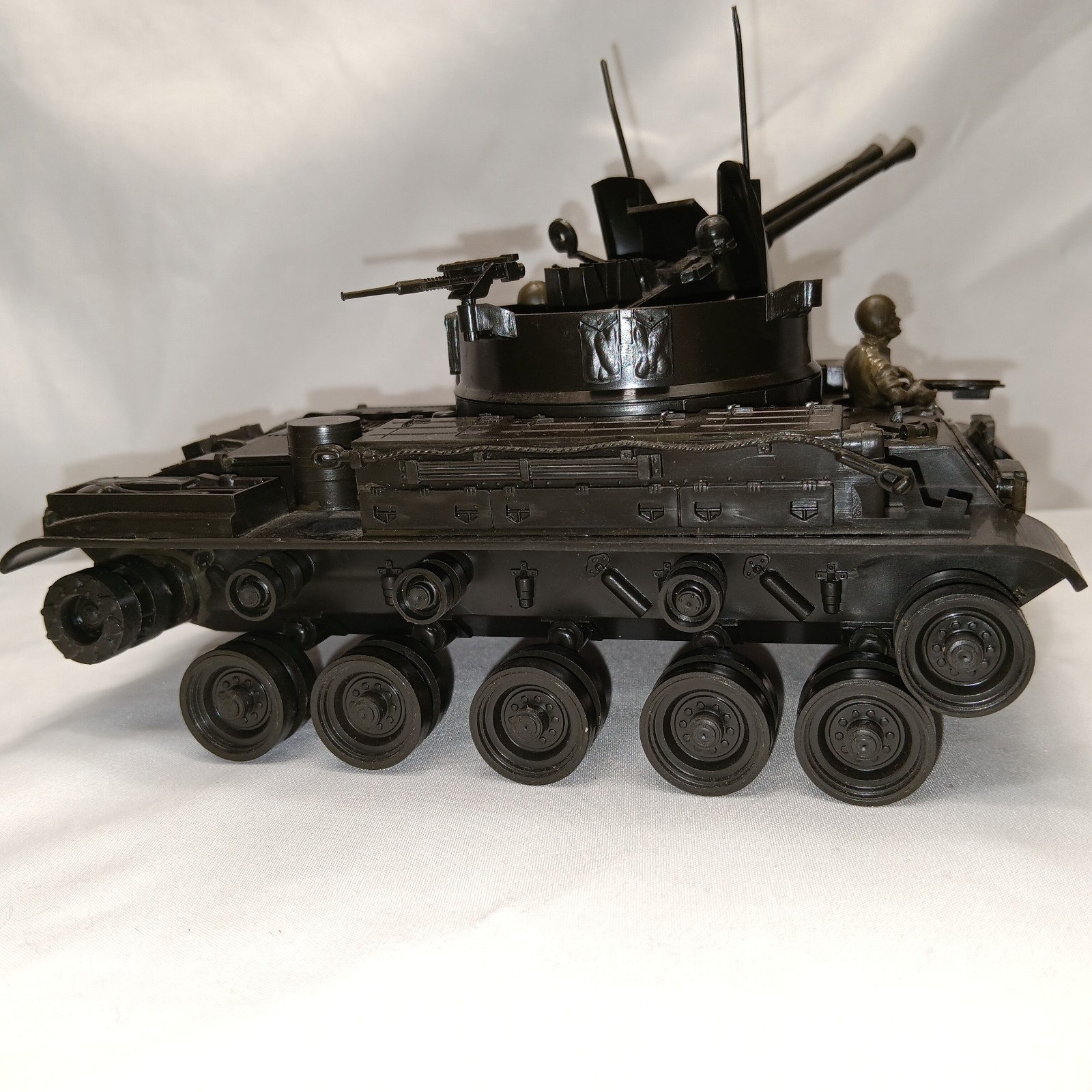 Built 1/32 Revell M-42 Twin 40 AA Duster Tank Ready to Paint/Detail NO TRACKS!