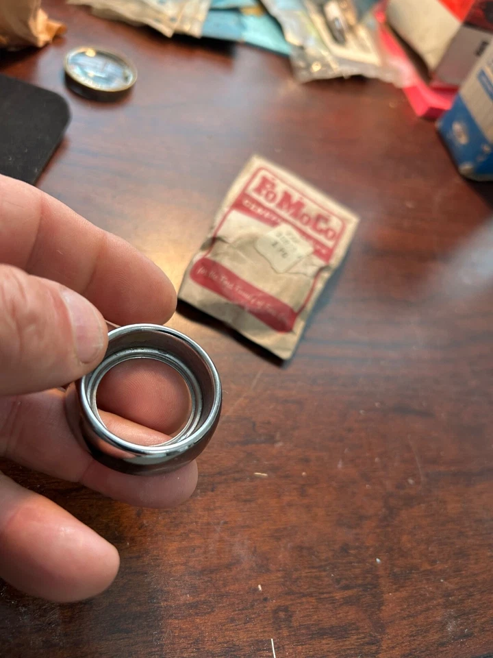 FORD THUNDERBIRD 1955-1957 LIMPIAPARABRISAS E INTERRUPTOR DE FAROS EMBELLECEDOR BISEL FAA-10853 NOS Foto 2 de 3