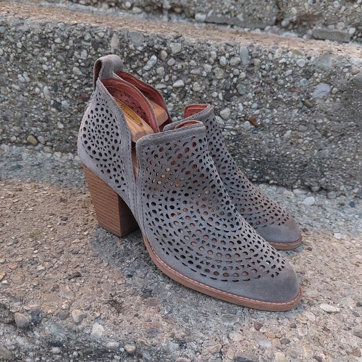 Campbell Lita Jeffrey Campbell Rosalee C Bootie Jeffrey