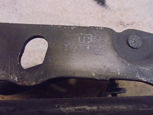 Corvette C5 Left Side Bonnet Hinge TF 10279962 - Picture 2 of 3
