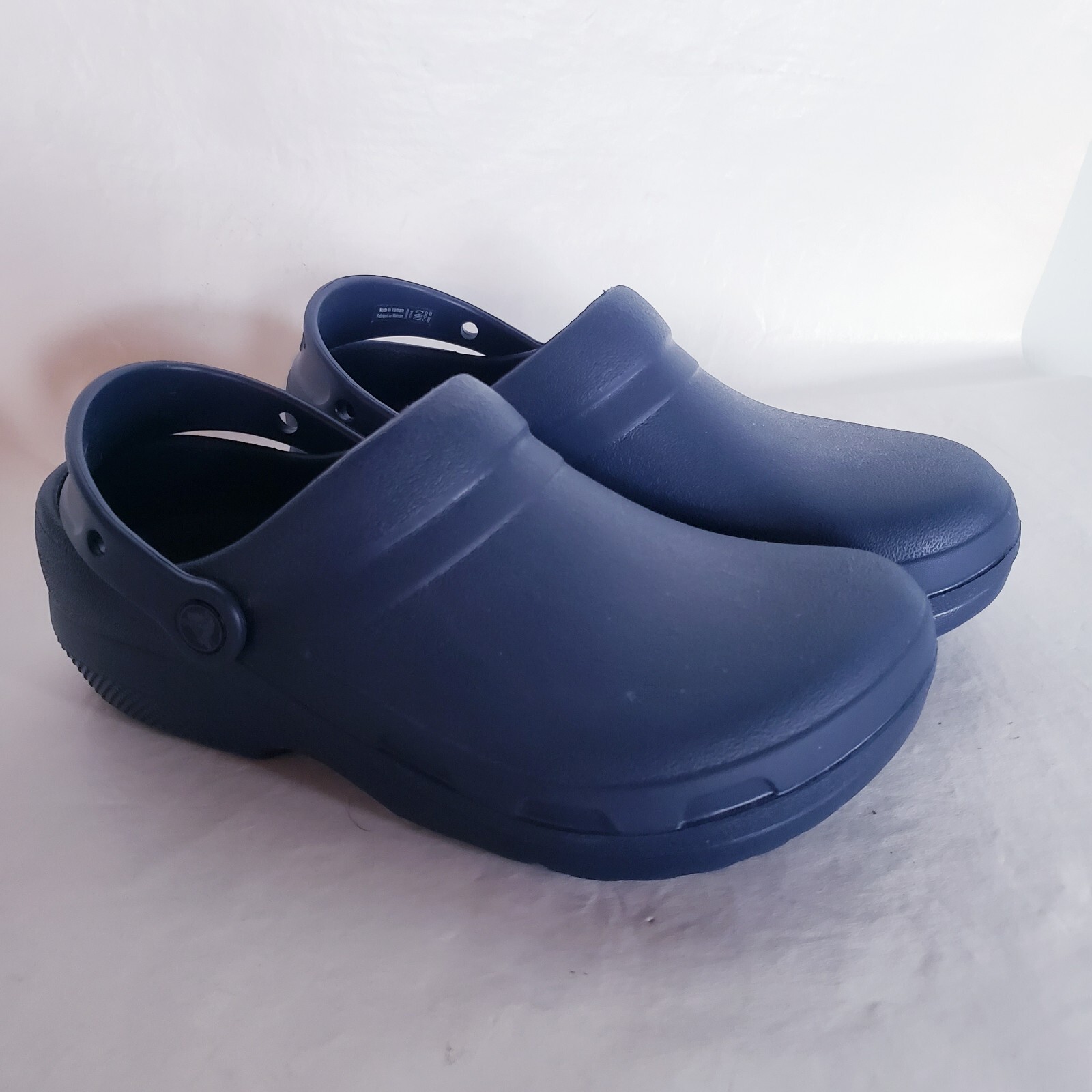 CROCS Bistro Clogs Slip Resistant Shoes 