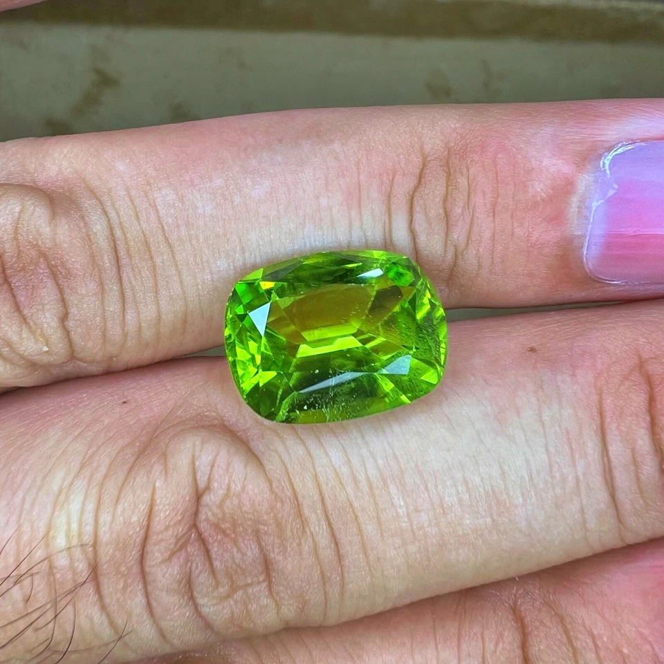 Piedra preciosa cojín peridoto natural 14,6x11,2x7,1 mm, peso - 9,27 quilates limpieza de ojos Foto 4 de 4