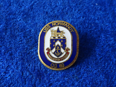 A28-34) US Pin Badge Abzeichen Crest US Navy USS Normandy CG 60