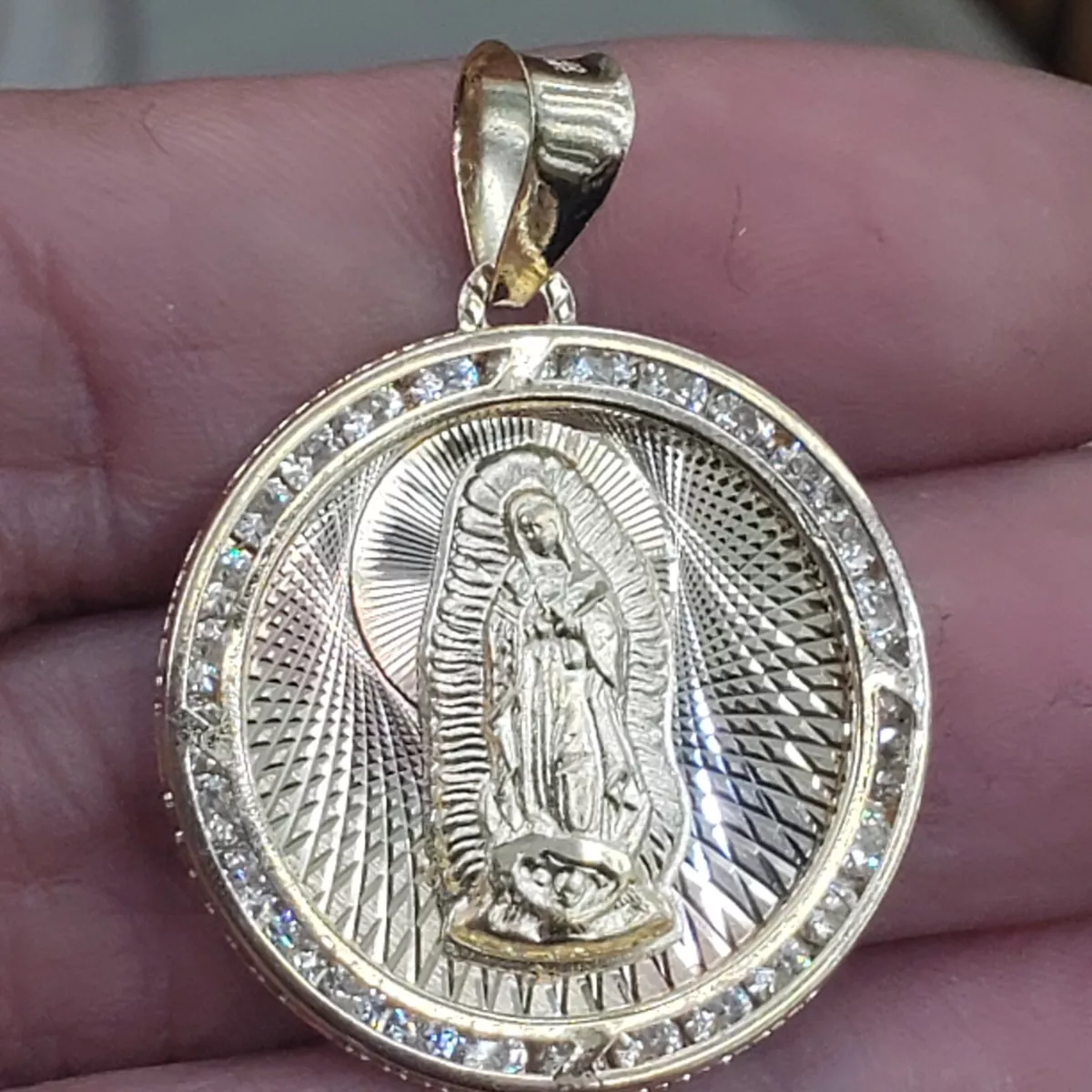 Virgin mary round pendant clearance