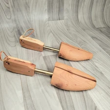 Clarks Aromatic Cedar Shoe Trees ONE PAIR Men's SIZE L Natural Wood