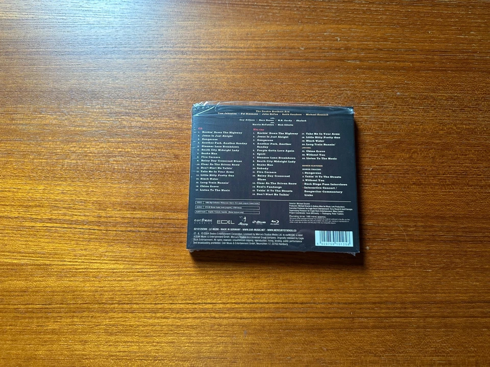 The Doobie Brothers – Live At Wolf Trap (CD + Blu-ray) - Bild 2 von 2