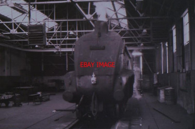 FOTO LNER EIN BISSCHEN GEHEIMNISVOLL GRESLEY A4 PACIFIC 60024 ''EISVOGEL'' STEHT INNEN