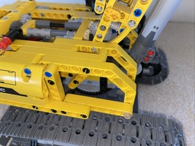 LEGO TECHNIC: Excavator (42006) Complete With Manuals.   No Box.