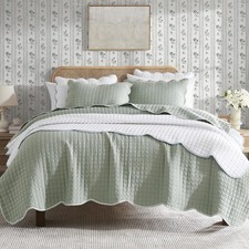 WDCOZY Sage Green King Quilt Bedding Set, Scalloped Farmhouse, All-Season