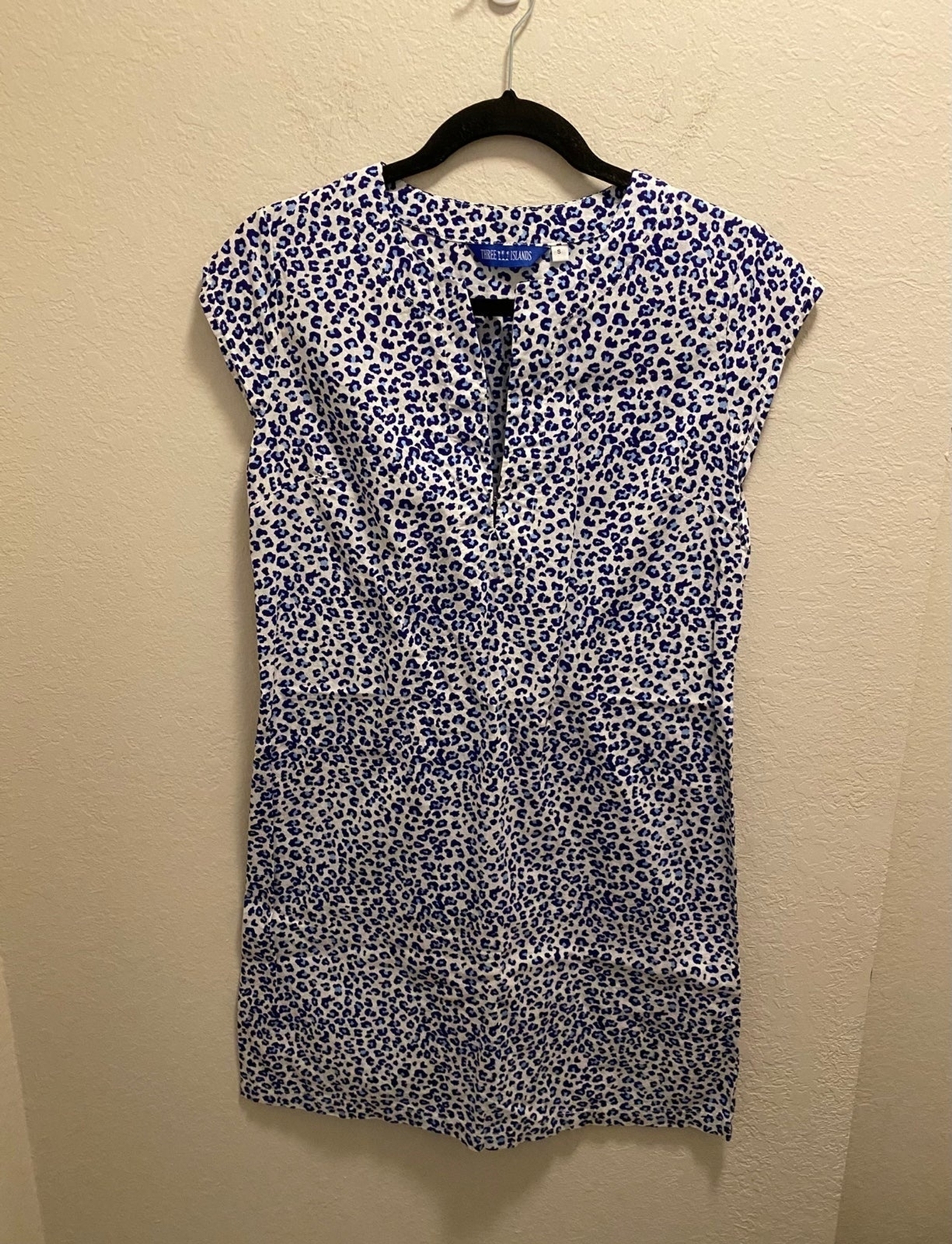 Three Islands Leopard Print Split Neck Shift Dres… - image 1