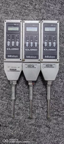 Mitutoyo 575-213 IDU-1025E Digital Indicator, working