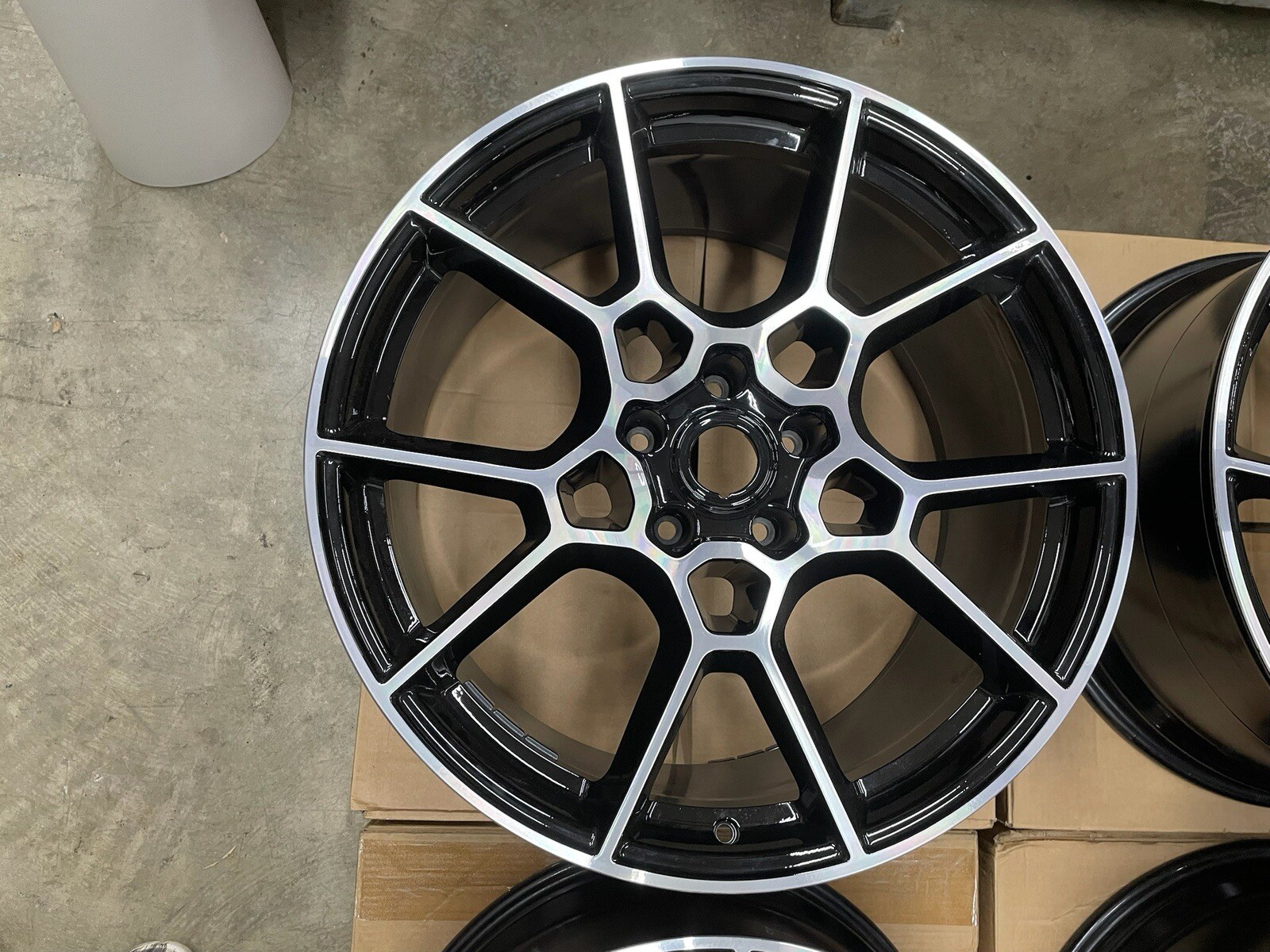 Genuine Aston Martin DBX 22” Wheels Rims Set (4) Machined Black MY83-1007-B