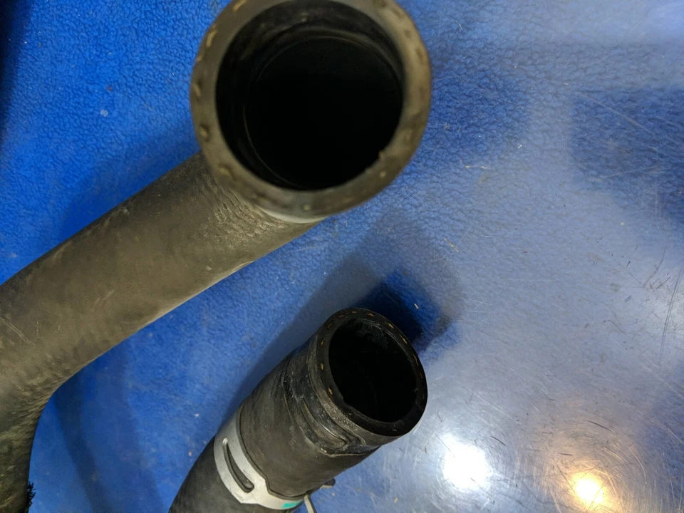 16572-31240 Toyota шланг радиатора верхний нижний lexus gs450h набор - Изображение 3 из 4