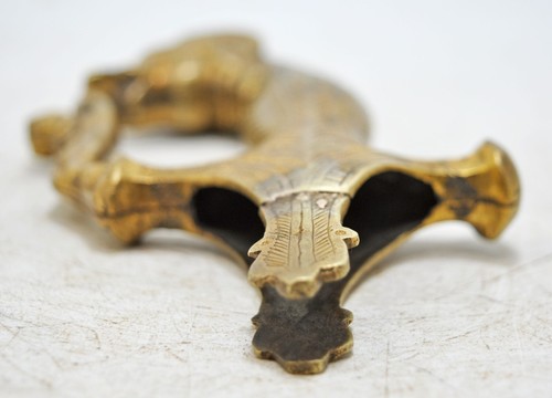 Antigua empuñadura de espada con forma de cabeza de elefante de latón original tallada a mano - Imagen 5 de 6