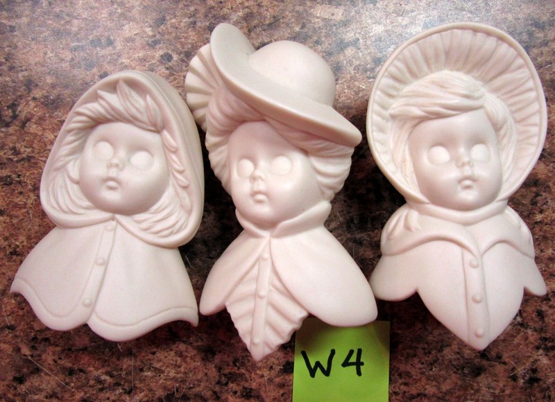 Unfinished Porcelain Victorian Carolers Christmas Ornaments (W4)