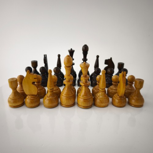 Vintage Set Wooden Chess Figures Chess Pieces Complete Set #5888 - Picture 2 of 16