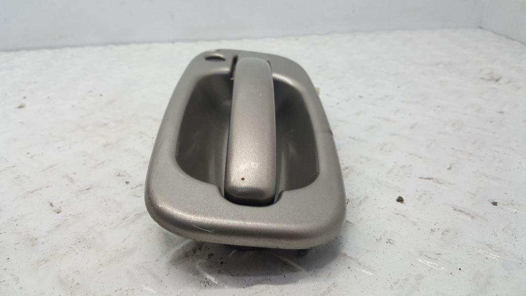Front Passenger Exterior Door Handle 15053140 Fits 03-06 AVALANCHE 