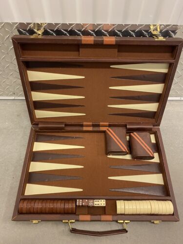 "Set Backgammon vintage anni '70 custodia da viaggio in finta pelle velluto a coste 10"" x 15"" *LEGGI - Foto 1 di 8