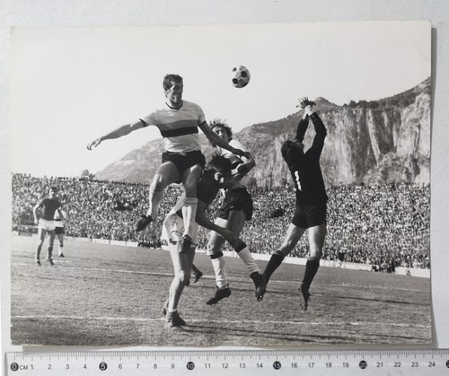 87786 Foto calcio 2655 - Palermo anni 70 - Azione di gioco