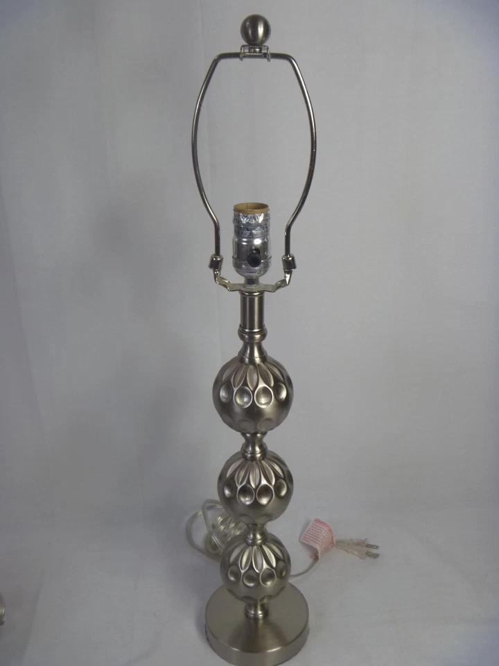 Juego de dos Lámparas de Mesa Geométricas Plata Cromo Bolas Dormitorio 25"&17" Foto 2 de 4