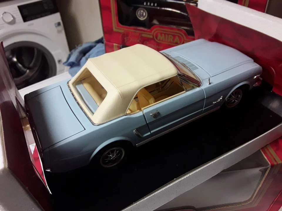 voiture 1/18 FORD MUSTANG tout ouvrant MIRA golden line N/B id norev solido - Photo 2/2