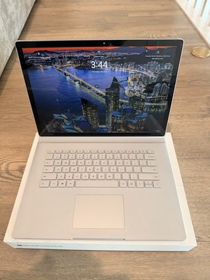 Microsoft Surface Book 2 15'' (Intel Core i7, 16GB RAM, 256 GB)