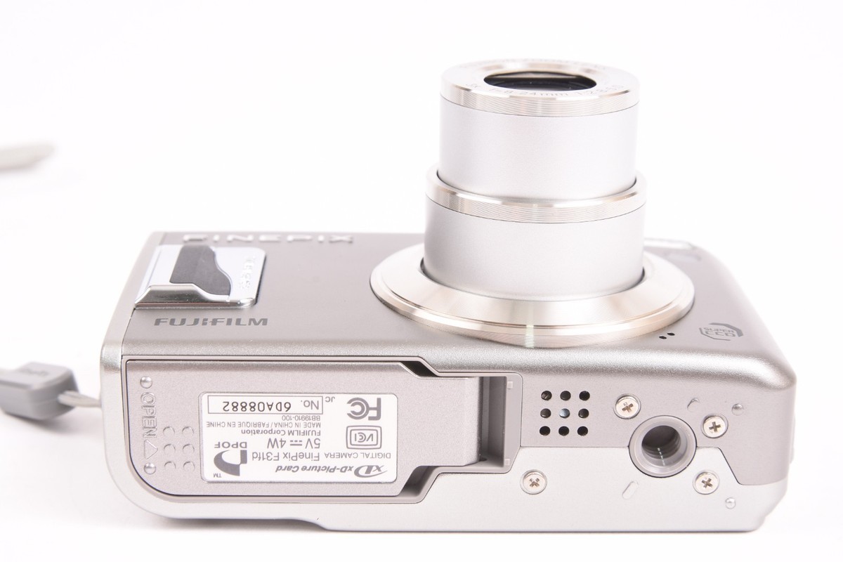 Fujifilm Finepix F31 FD 6.3MP Compact Digital Camera Body #T-08882