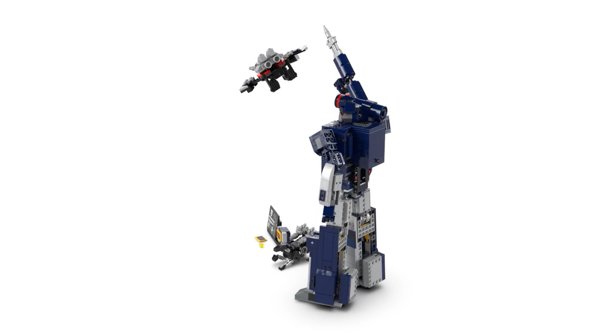 LEGO 10358 ICONS TRANSFORMERS: SOUNDWAVE - BRAND NEW COMPLETE