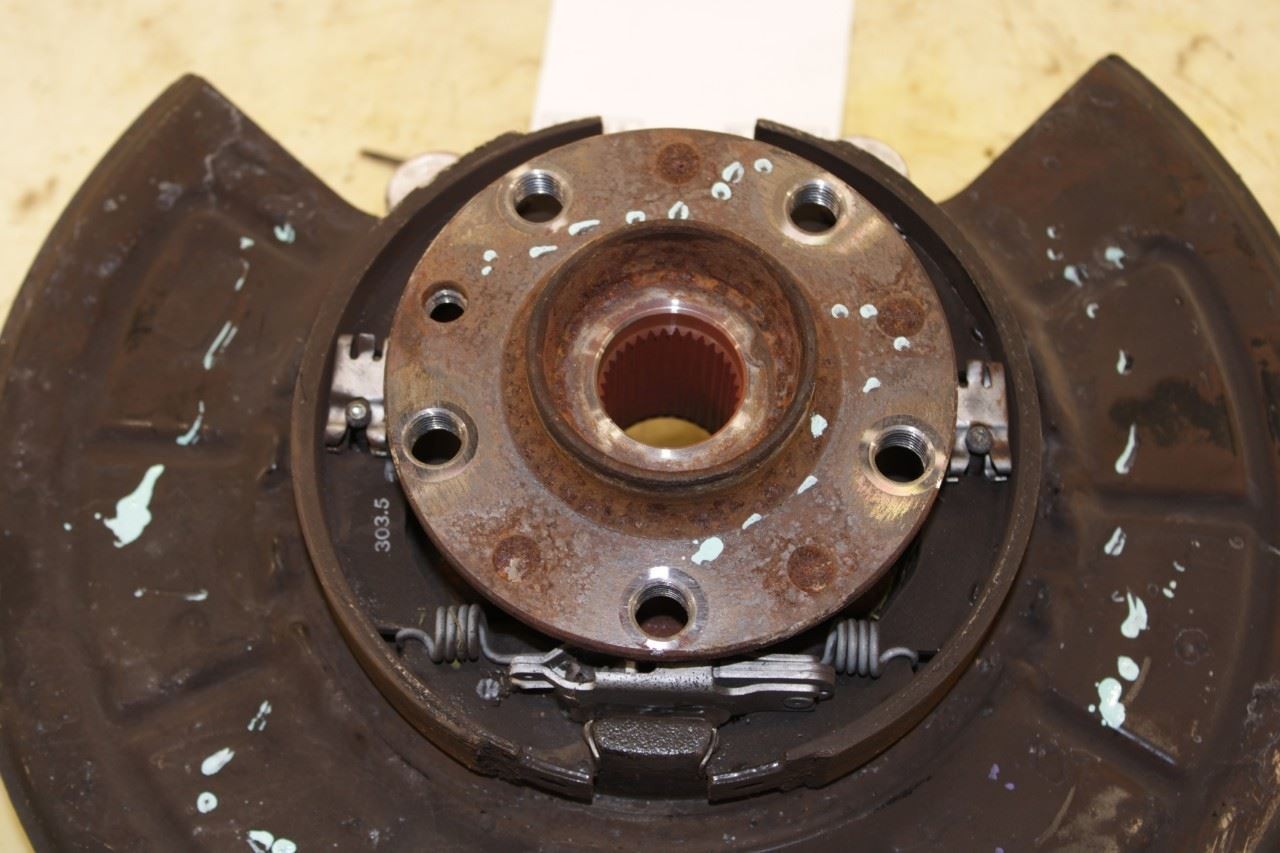 2014-16 Maserati Ghibli S Q4 3.0L AWD Rear Passenger RH Side Spindle Knuckle Hub