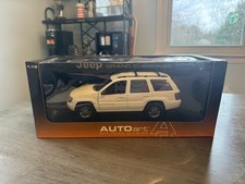 AUTOart 1/18 Jeep Grand Cherokee White