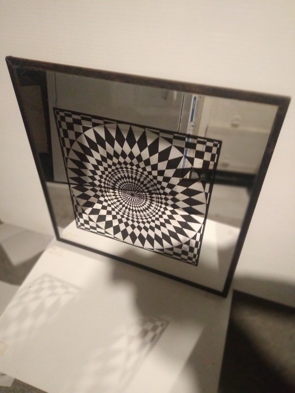 18" x 18" MID-CENTURY MODERN/PSYCHEDELIC WALL MIRROR