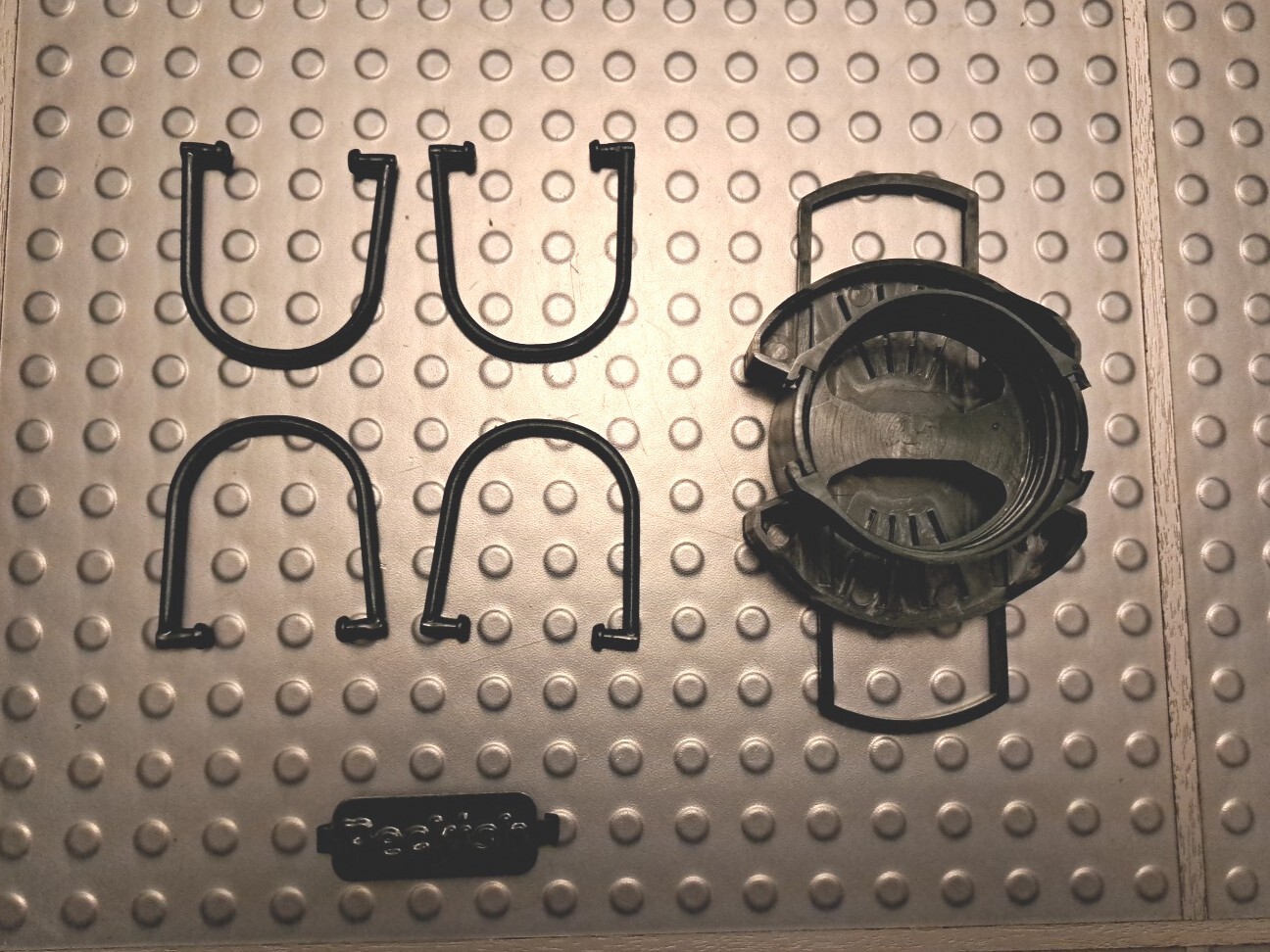 Peckish Bird Feeders x 4 (Plastic), Plus New Spare Parts All 100