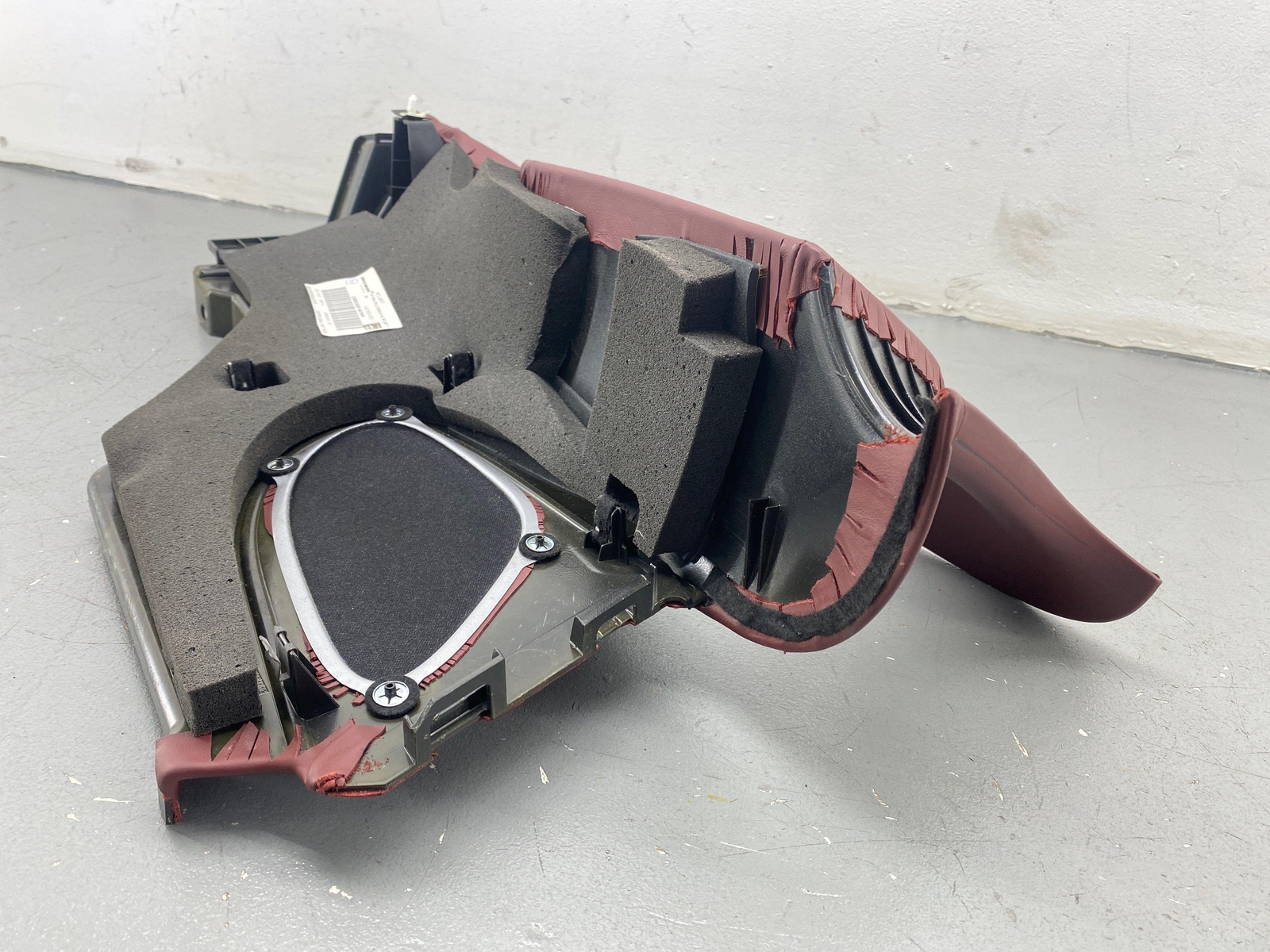 2020-2023 MCLAREN GT REAR RIGHT UPPER B PILLAR TRIM PANEL BAROLO RED 22NB318GP