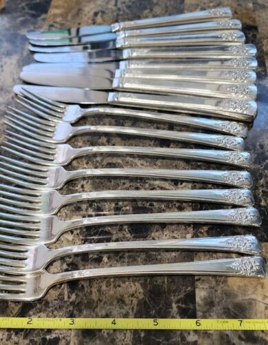 8 PLACE SETTINGS MID CENTURY c1954 MOUNTAIN ROSE⛰️🌹 GRILLE 🥩 KNIVES & FORKS - Picture 3 of 10