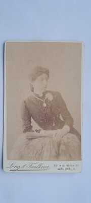 Antike CDV Karte Echtfoto eine nette Dame aus Woolwich London 1880er Long Faulkner