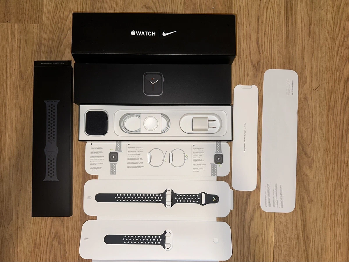 Apple nike watch series 4 price top