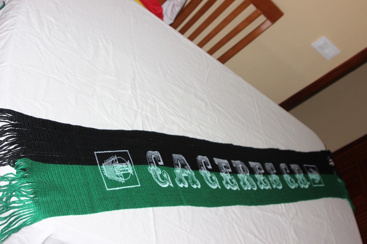 Écharpe De Supporter Club Baloncesto Trebujena - Basket - Très Bon état