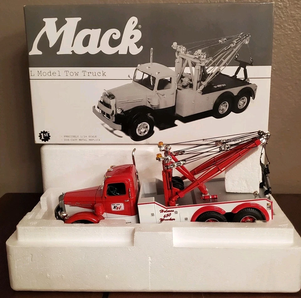 First Gear Mack L-Model Tow Truck Wrecker Ernst Holmes Towing 1/34 Scale 19-3186 - Image 3 of 4