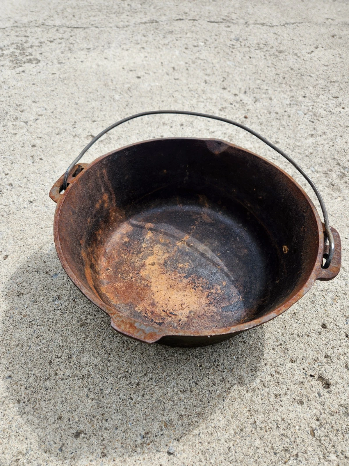 Vintage Unfinished #10 Cast Iron Dutch Oven, Unbranded, No Lid, Free Shipping
Opens in a new window 